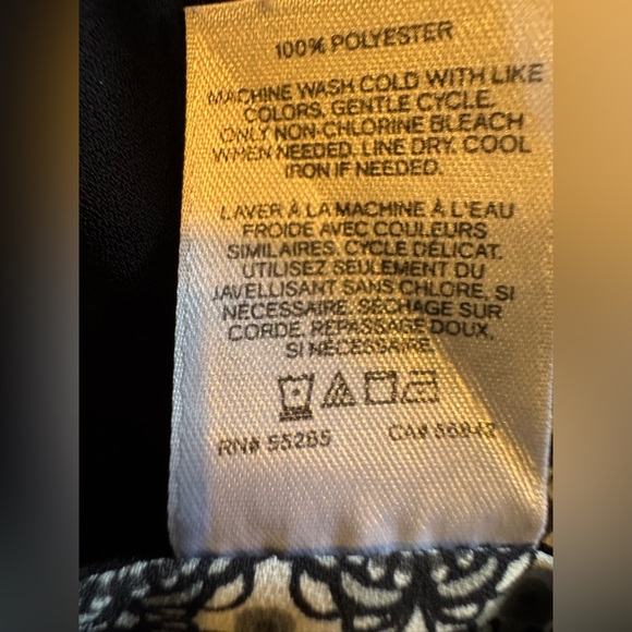 Express Black and White Geometric Print Top Sz XS - Picture 6 of 6